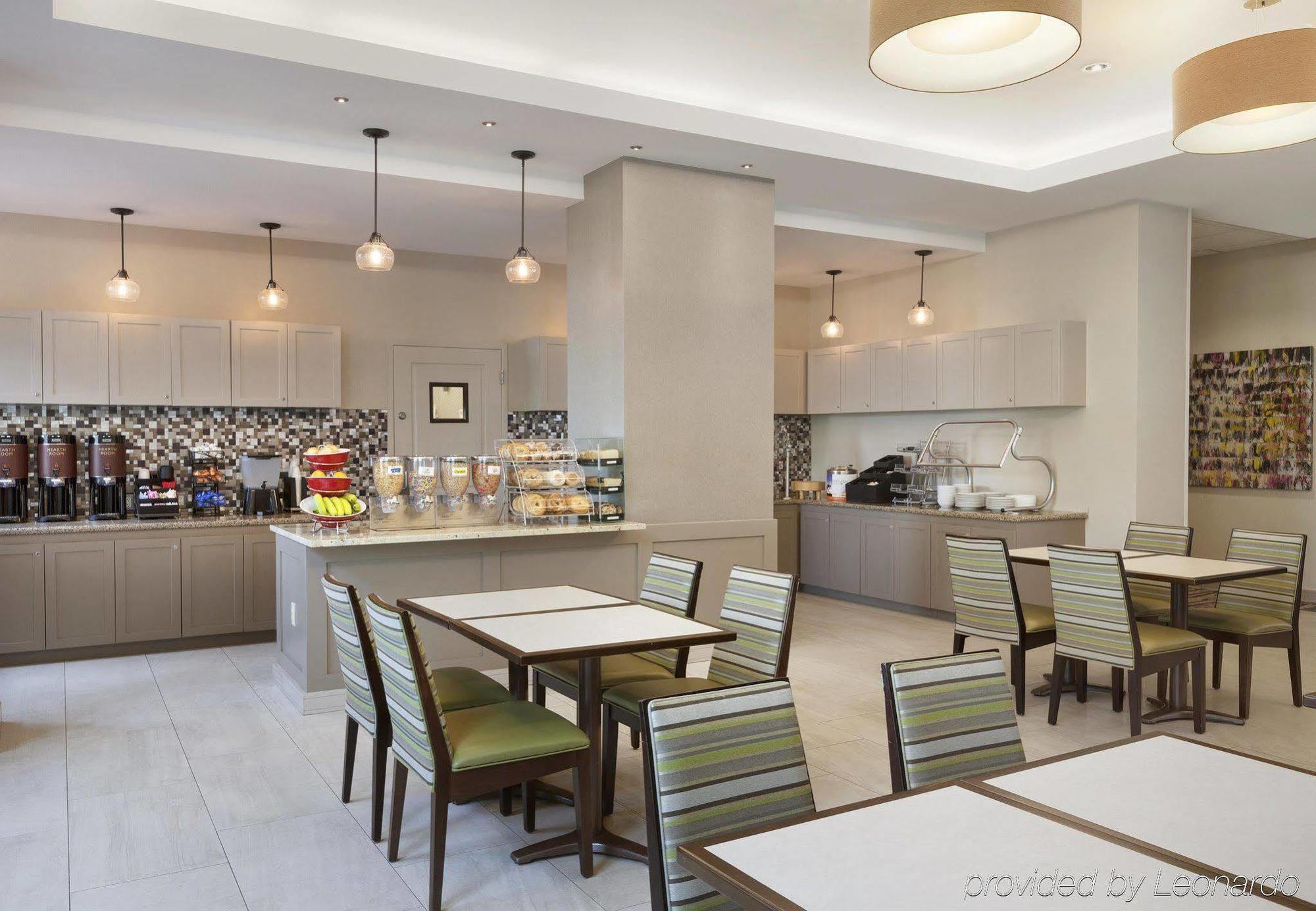 Residence Inn Alexandria Old Town South At Carlyle Étterem fotó